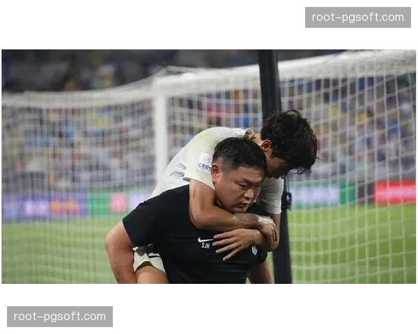 大连英博双后腰屏障 廖锦涛阿利米切断海港中场联系 大连英博双后腰屏障 廖锦涛阿利米切断海港中场联系